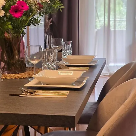 Am Waldrand Mit Einzelgarage, Nähe City, Messe&flughafen * Leinfelden-Echterdingen