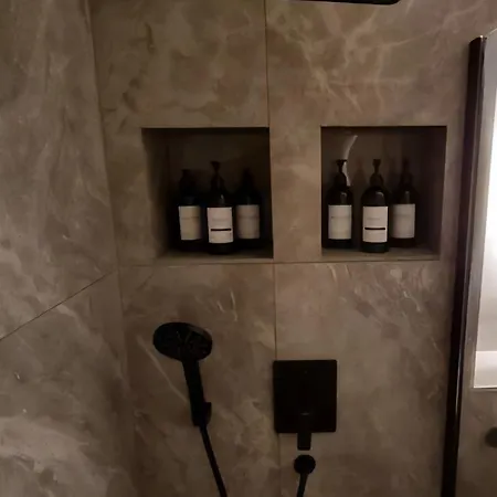 Apartment Am Waldrand Mit Einzelgarage, Nähe City, Messe&flughafen *