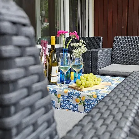 Apartment Am Waldrand Mit Einzelgarage, Nähe City, Messe&flughafen *