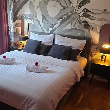 Am Waldrand Mit Einzelgarage, Nähe City, Messe&flughafen Apartment