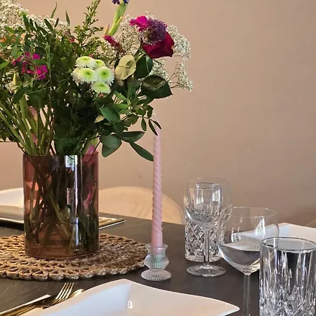 Apartment Am Waldrand Mit Einzelgarage, Nähe City, Messe&flughafen