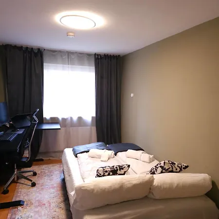 Am Waldrand Mit Einzelgarage, Nähe City, Messe&flughafen *